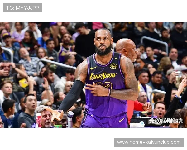 湖人队名宿助阵，球队士气大增，湖人队球员